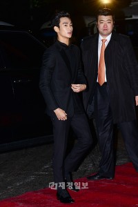 MBC演技大賞、授賞式にユン・ウネら人気俳優が多数参加 キム・スヒョン（12）