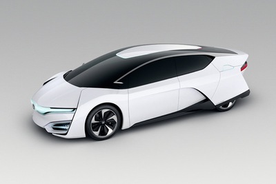 ホンダが20日、2013年ロサンゼルスオートショーで公開した新型の燃料電池電気自動車（FCEV）「Honda FCEV CONCEPT」（写真提供：ホンダ）