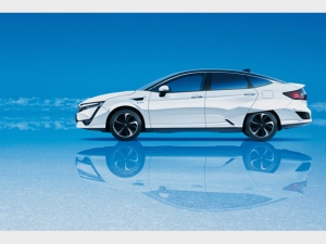 ホンダ製燃料電池車(FCV)「CLARITY(クラリティ)FUEL CELL」を発売。価格は766.0万円。初年度納入予定台数は200台