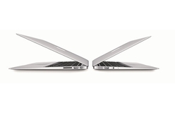 アップルが公開したMacBook Airの製品画像