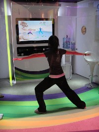 ゲーム展示会「E3 2010」でデモ展示されている「Kinect」（<a href="http://www.flickr.com/photos/popculturegeek/4756565723/" target="_blank">E3 2010 Xbox 360 Kinect Your Shape Fitness Evolved demo booth</a> by popculturegeek