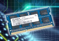 エルピーダメモリが12月下旬にサンプル出荷を開始した、30nmプロセスの2GビットDDR3 SDRAMを16個搭載する4GバイトDRAMモジュール