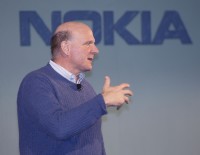記者会見を行ったマイクロソフトのスティーブ・バルマー最高経営責任者（CEO）（Copyright© Nokia 2010）