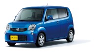 日産自動車が15日、フルモデルチェンジして発売した軽自動車「モコ」（カシミールブルー）