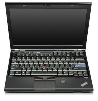 レノボ・ジャパンが29日発売した12.5型のモバイルノートPC「ThinkPad X220」、正面から。