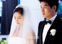 ドラマ「人生は美しい」で恋人役として共演した俳優イ・サンユン（30）と女優ナム・サンミ（27）が、実生活でも交際中であるとトーク番組で公表して話題になっている。写真=「人生は美しい」より
