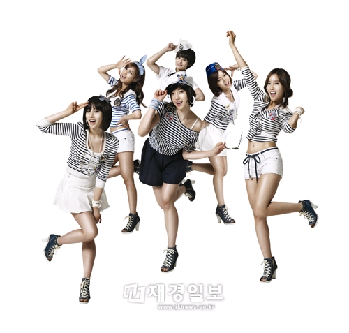 韓国ガールズグループ「ティアラ」（T-ARA）のリーダーが今回また交替し、ボラムからヒョミンにバトンタッチする。
