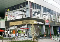 日本マクドナルドが20日、六本木ヒルズにオープンした「六本木ヒルズ店」。