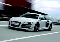 アウディ・ジャパンスが国内では5台限定で販売するスポーツカー「アウデ R8」の限定生産バージョン「アウディR8 GT」。