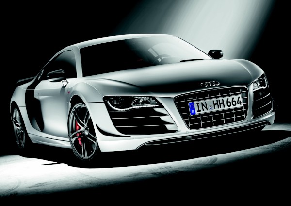 アウディ・ジャパンスが国内では5台限定で販売するスポーツカー「アウデ R8」の限定生産バージョン「アウディR8 GT」。