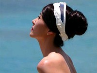 23日初放送の韓国SBSドラマ「女の香り」の主人公であるキム・ソナとイ・ドンウクが沖縄で行われたウェディング撮影での美しい姿を公開した。仲のよい美男美女カップルのウェディング写真が注目を浴びている。