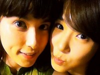 韓国の歌手出身で女優のイサクが少女時代のティファニーとの写真を公開した。写真：アイザックツイッター