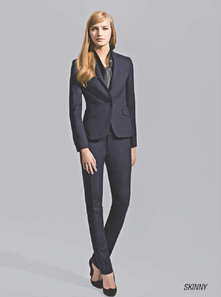 コナカの女性向け細身スーツ「WOMEN'S SKINNY SUIT」。