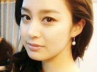 韓国の女優キム・テヒの自分撮り写真が公開され話題になっている。写真=オンラインコミュニティ