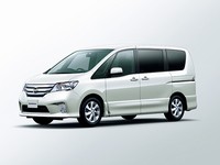 日産自動車のミニバン「セレナ」の特別仕様車「ハイウェイスターVセレクション」。ワンタッチオートスライドドアなど家族に人気の高い装備を採用した（写真提供：日産自動車）