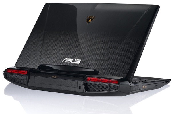 アスーステック･コンピュータ（ASUS）がイタリアの自動車メーカー、ランボルギーニとコラボレーションした15.6型ハイエンドノートパソコン「VX7SX」