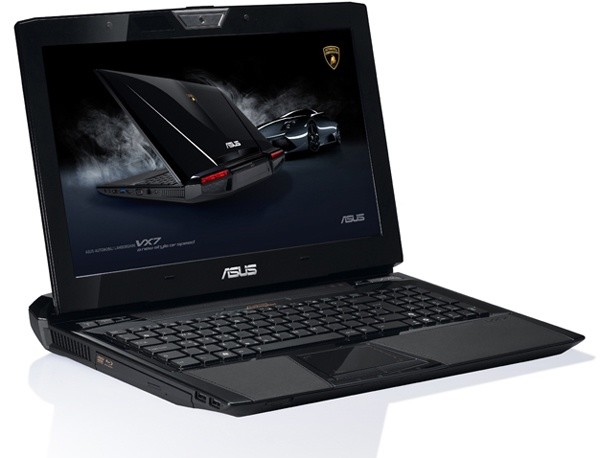 アスーステック･コンピュータ（ASUS）がイタリアの自動車メーカー、ランボルギーニとコラボレーションした15.6型ハイエンドノートパソコン「VX7SX」