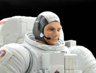 写真]バンダイ、宇宙服をプラモデルで再現した「1/10 ISS船外活動用