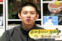 韓国の陸軍訓練所は14日の午前、公式ブログでキム・ヒチョルの姿とファンに向けての映像レターを公開した。 