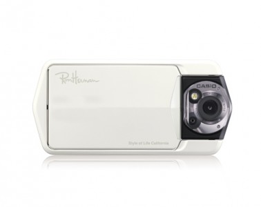 ロンハーマン×カシオの限定デジタルカメラ発売