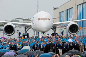 787初号機のデリバリー式典の様子　（写真提供：全日本空輸）