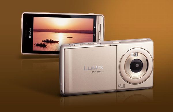 「LUMIX Phone 101P」（画像提供：ソフトバンクモバイル）