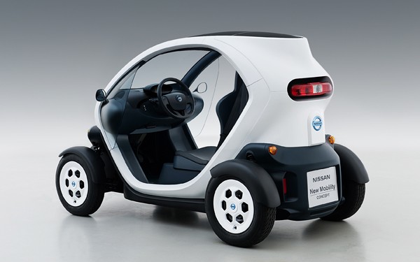 日産自動車が公道走行で実証実験を行う2人乗りの電動小型車両「NISSAN New Mobility CONCEPT」（写真提供：日産自動車）