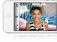 「iPhone 4S」のカメラの顔検出機能イメージ（画像提供：アップル・ジャパン）