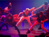 韓国7人組男性ヴォーカル・ダンスグループ「INFINITE」（インフィニット）が、初の日本単独コンサートを成功裏に収め、これからの活躍に期待を抱かせている。写真 =ルンコム