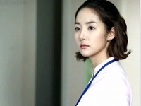 韓国の人気女優パク・ミニョンが、韓国KBS2TV「姫の男」の後続として12日に初放送される新水木ドラマ「栄光のジェイン」で、身寄りのない孤独な環境の中でも“白衣の天使”として明るく生きていくユン・ジェイン役を熱演する。写真=キムジョンハクプロダクション