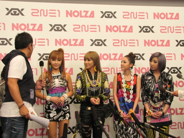 2NE1、日本初ツアー｢NOLZA in Japan｣：フォトセッション（1）