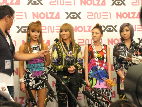 2NE1、日本初ツアー｢NOLZA in Japan｣：フォトセッション（10）