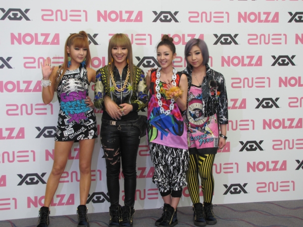 2NE1、日本初ツアー｢NOLZA in Japan｣：フォトセッション（32）