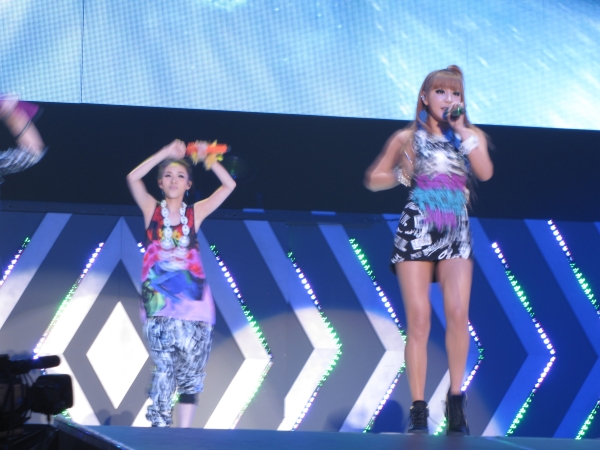 2NE1、日本初ツアー｢NOLZA in Japan｣：ライブ（1）