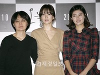 美貌のソン･ヘギョ、映画『今日』試写会に参加（4）