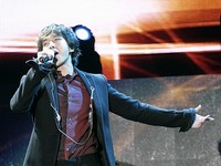 「2011Asia Song Festival」で華やかなステージ：イ・スンギ（1）