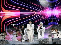 「2011Asia Song Festival」で華やかなステージ：SUPER JUNIORシンドン