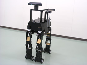 階段を先導しながら昇降できる四脚車輪型ロボット（写真提供：日本精工）