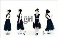 少女時代ヒョヨンが、ファッション誌『VOGUE GIRL』11月号のグラビア撮影で今までとは異なる魅力を発散した。写真＝VOGUE GIRL