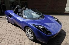 次世代型コンセプトEV(電気自動車)「“TEEWAVE” AR1」（写真提供：東レ）