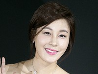 韓国SBSラジオPOWER FM「2時脱出カルトショー」に出演した女優のキム・ハヌルは、MCのCulTwo(カルトゥ) と共に芸能感溢れるトークを見せた。
