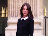 パリジェンヌ憧れのディディエ・リュド×プチバトーのスペシャルなリトルブラックドレスが登場