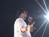 東芝、福山雅治さん初の3Dライブ映像を家電販売店の東芝レグザコーナーで上映（画像：財経新聞社）