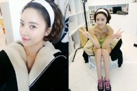 韓国のアイドルグループ「Sugar」の元メンバーで女優のファン・ジョンウムは9日、自身のブログに「スケッチャーズ撮影中」というコメントとともに写真を掲載した。写真＝ファン・ジョンウムのミニホームページより