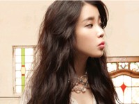 韓国の人気歌手IU（アイユー）の2ndアルバムが大ヒットの兆しを見せている。写真＝IU 2ndアルバム