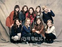 12月に開局する総合編成チャンネルjTBCで放送が予定されている、少女時代のメンバー9人が進行役を務める番組の内容が明らかになった。写真=jTBC