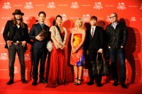 コーチの創立70周年を記念する－夜だけの写真展、有名モデル達やAKB48もアニバーサリーを祝福！