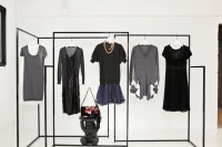 sacai(サカイ)のアーカイブから選りすぐりのドレス達が、パーティーにぴったりのスペシャルバージョンで登場！