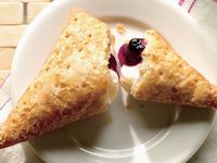 「ブルーベリークリームチーズパイ」（画像：日本マクドナルド）