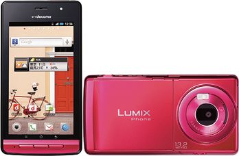 「docomo with series LUMIX Phone P-02D」（画像：NTTドコモ）